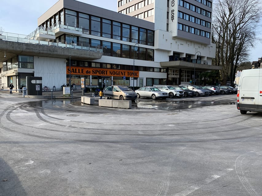 Place Maurice Chevalier