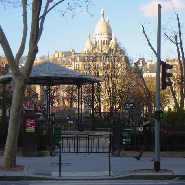 Square d’Anvers-Jean-Claude Carrière