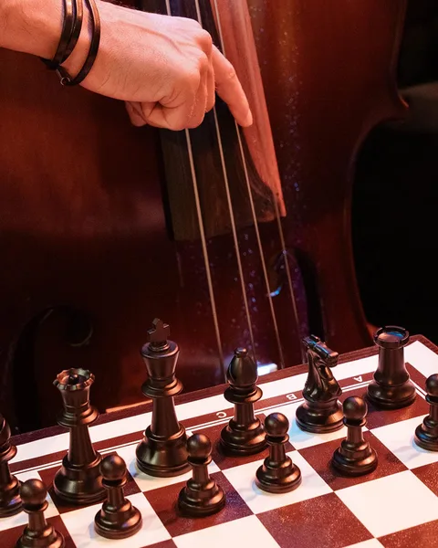 Affiche du concert gratuit : Échecs