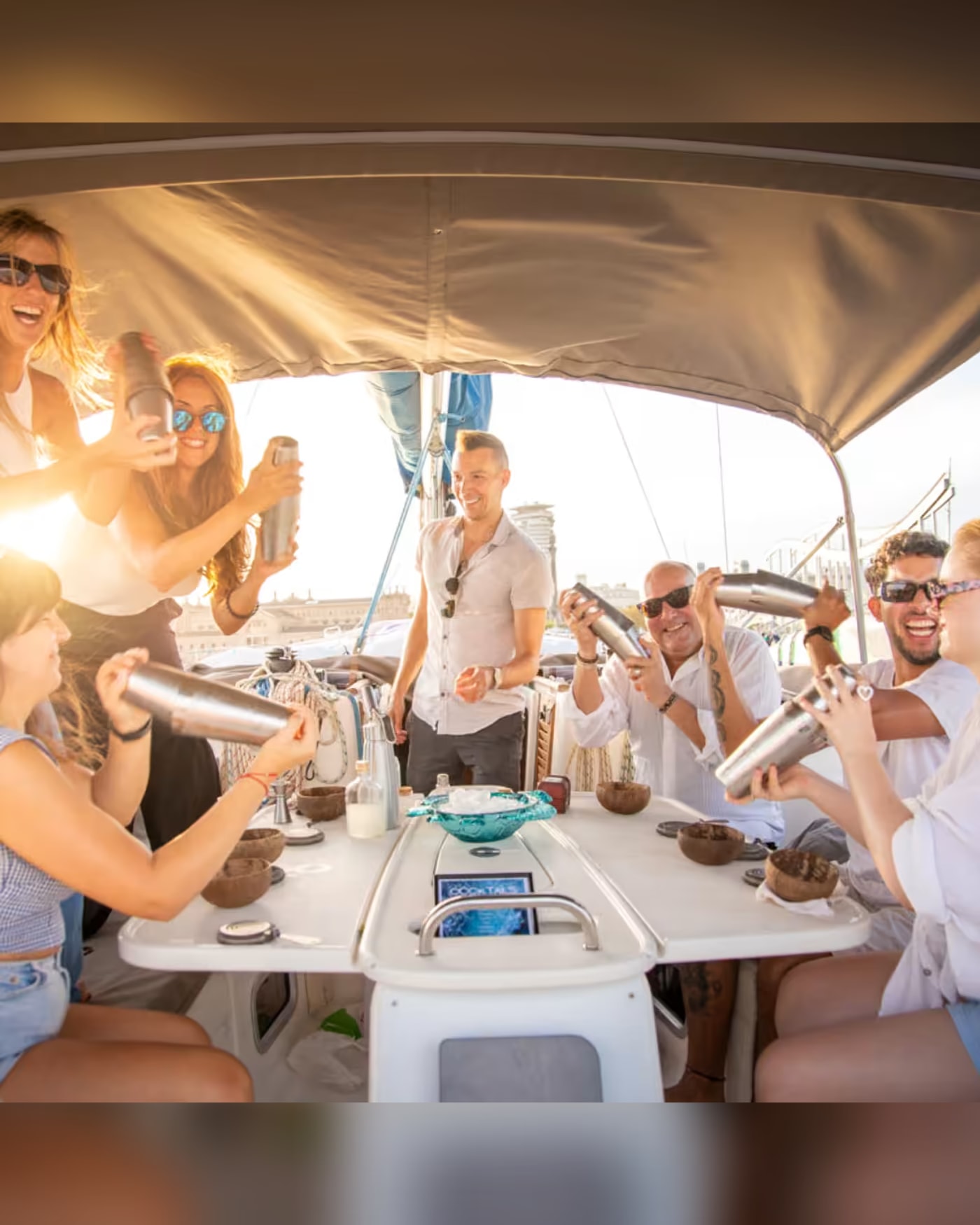 Imagen del plan Taller de coctelería y recorrido en barco desde Barcelona, Marina Vela Barcelona, Moll de Nord, berth 69